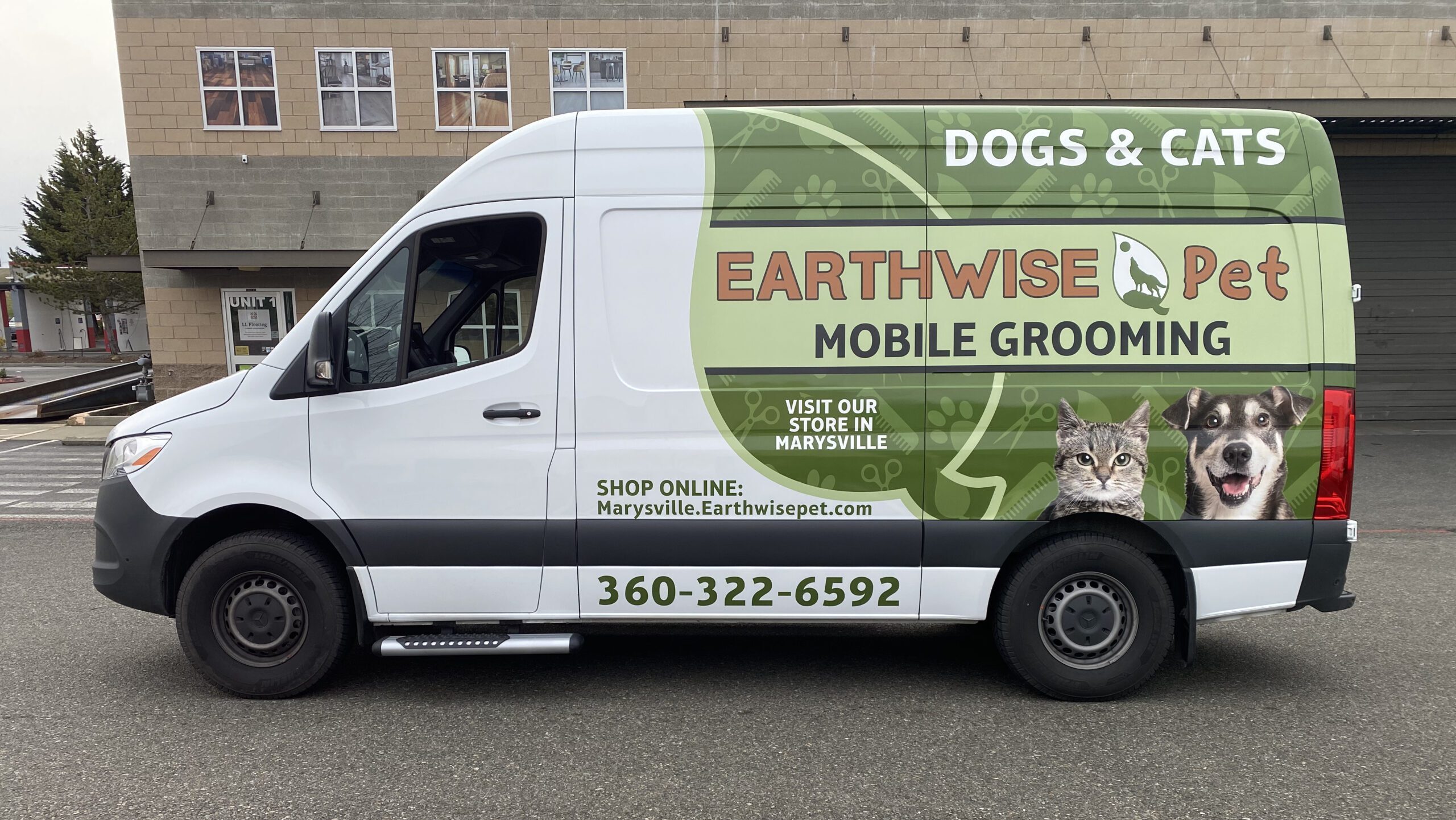 Earthwise Pet Vehicle Wrap