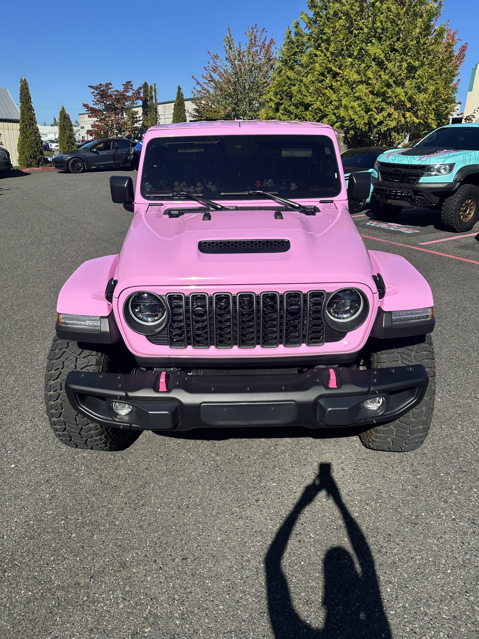 Jeep Gladiator Mojave – Satin Bubblegum Pink Wrap